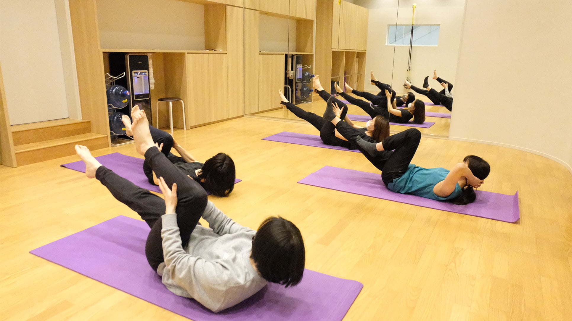 ヨガスタジオ
